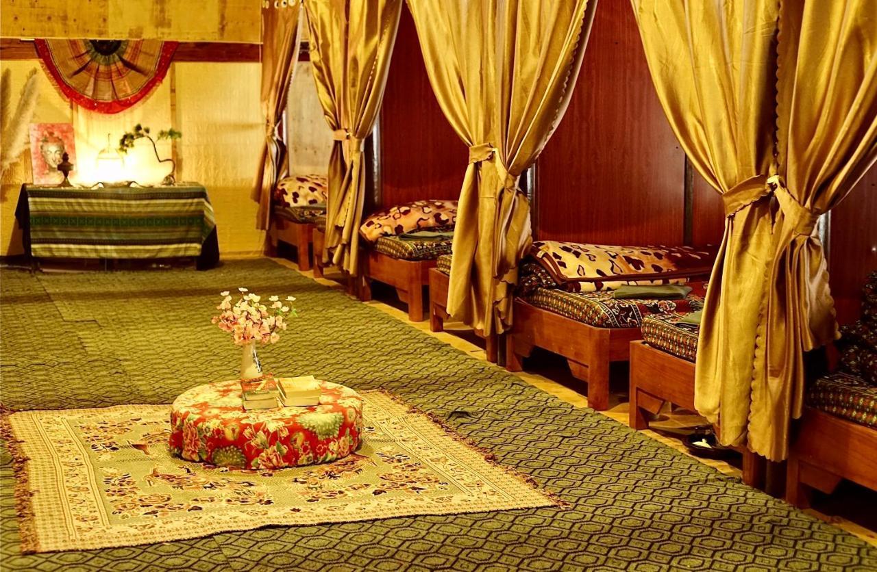 Nhà Trà Long Cổ Trấn - Homestay&Tea Ceremony Loung Co Extérieur photo
